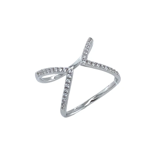 Кольцо из серебра 925 пробы с фианитами