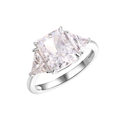 Кольцо из серебра 925 пробы с фианитами