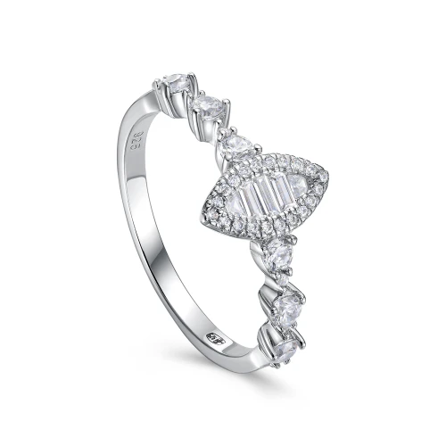 Кольцо из серебра 925 пробы с фианитами