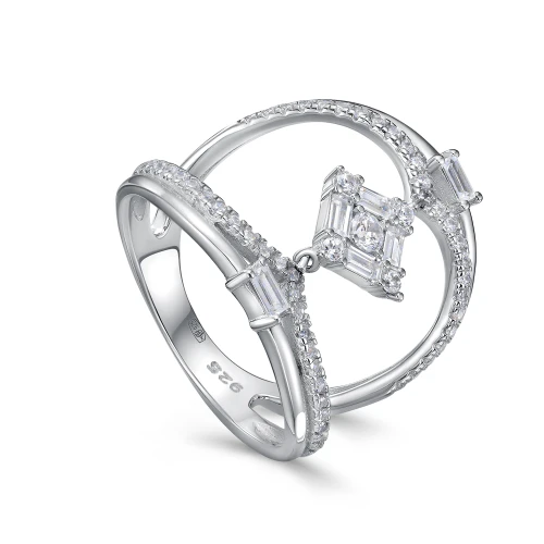 Кольцо из серебра 925 пробы с фианитами