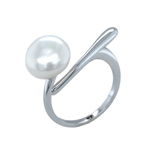 Кольцо из серебра 925 пробы с жемчугом