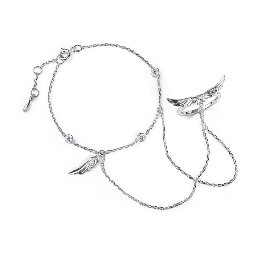 Кольцо из серебра 925 пробы с фианитами